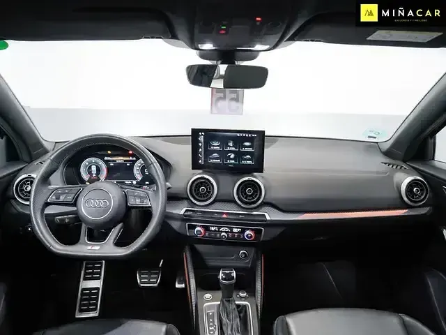 Usado Audi Q2 S-Line 150 CV (110 kW) 2024 Gris SUV