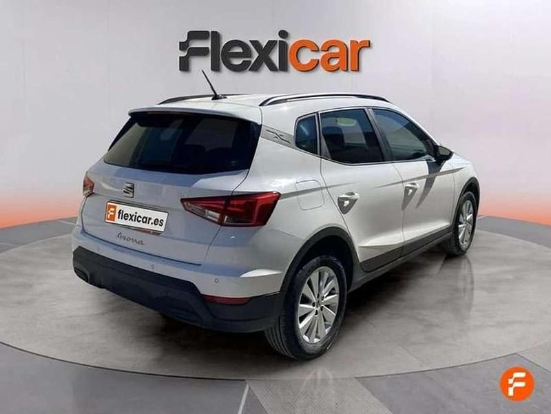 Usado Seat Arona Reference 95 CV (69 kW) 2023 Blanco SUV