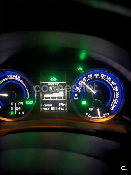 Usado Toyota Auris Hybrid Advance 136 CV (100 kW) 2014 Blanco Berlina