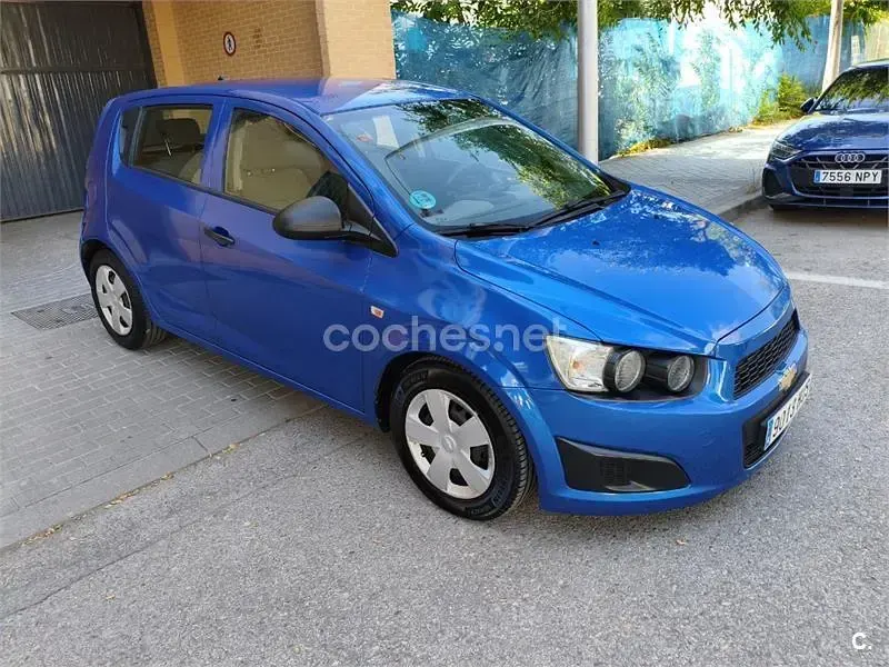 Usado Chevrolet Aveo LT 84 CV (61 kW) 2012 Azul Berlina