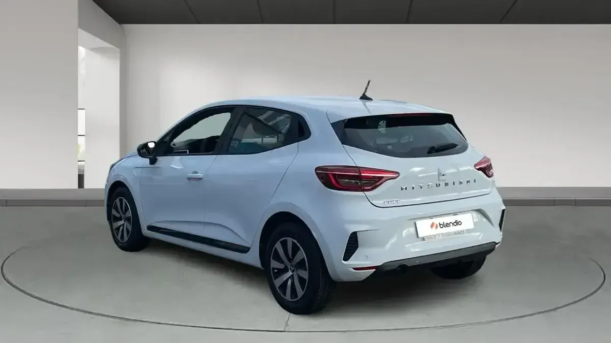 Nuevo Mitsubishi Colt Motion 90 CV (66 kW) 2025 Blanco Utilitario