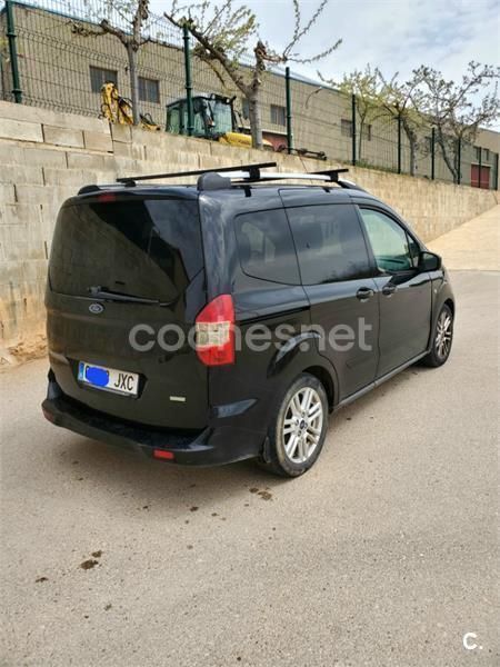 Negro Usado 2019 Ford Tourneo Courier Titanium Monovolumen | 13.000 € (Precio justo) - Imagen 1/4