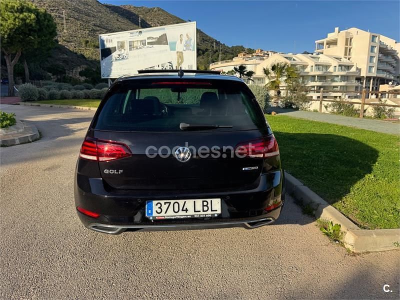 Usado VW Golf VII Sportline 130 CV (95 kW) 2019 Negro Berlina
