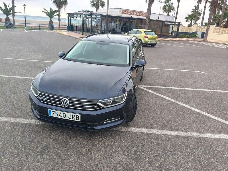 Usado VW Passat Edition 120 CV (88 kW) 2017 Azul Familiar