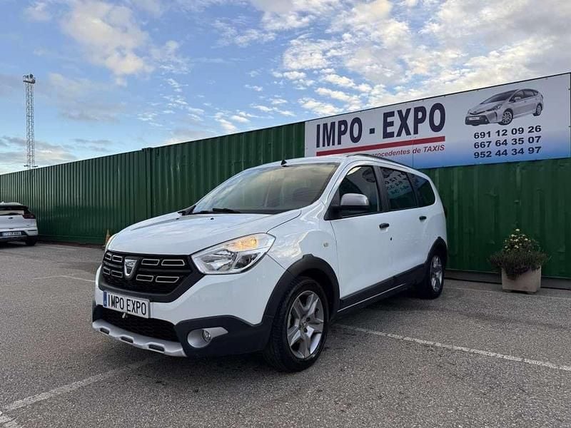 Usado Dacia Lodgy Comfort 116 CV (85 kW) 2022 Blanco Monovolumen