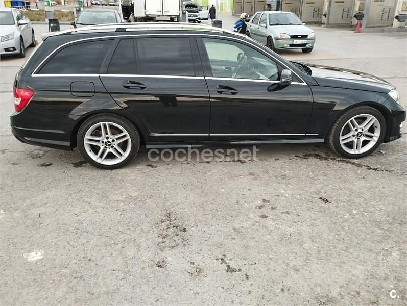 Usado Mercedes C180 Elegance 156 CV (114 kW) 2012 Negro Familiar