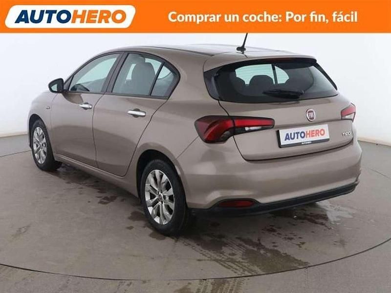 Usado Fiat Tipo Easy 95 CV (69 kW) 2018 Marrón Berlina