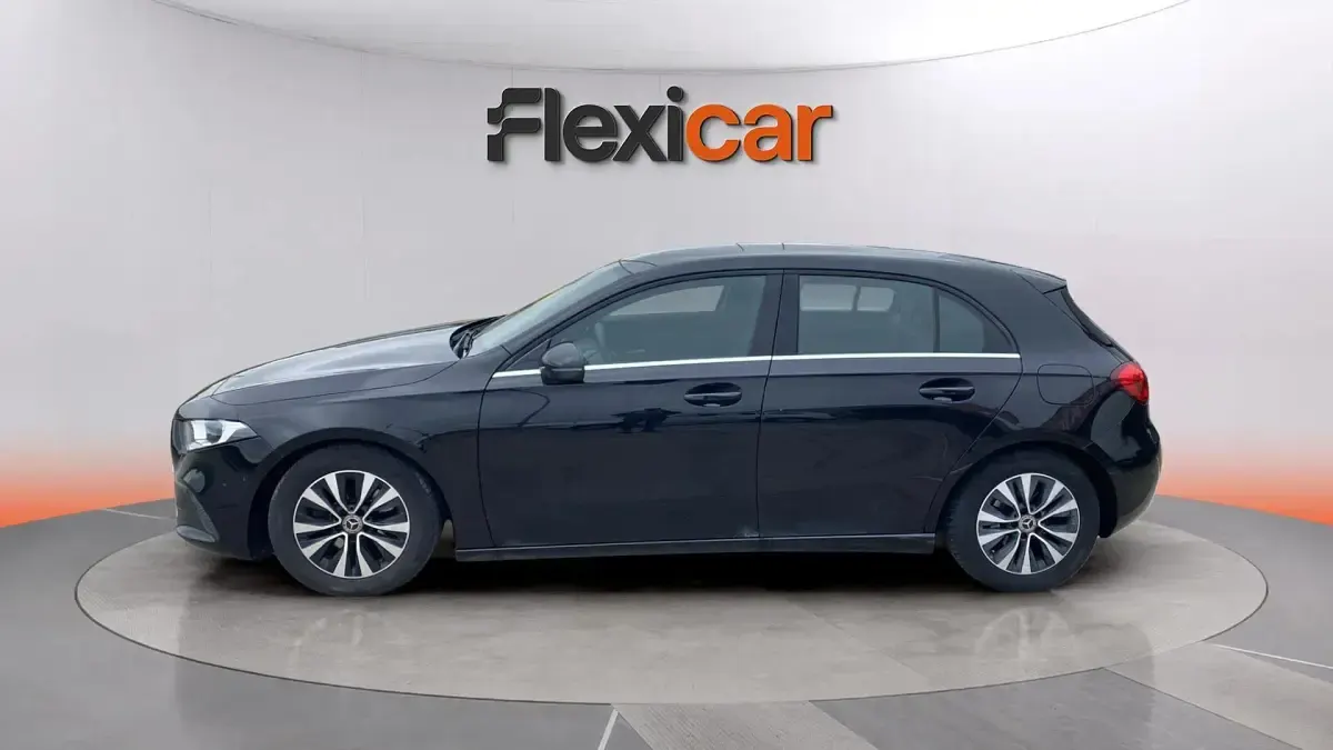 Usado Mercedes A180 116 CV (85 kW) 2019 Negro Utilitario