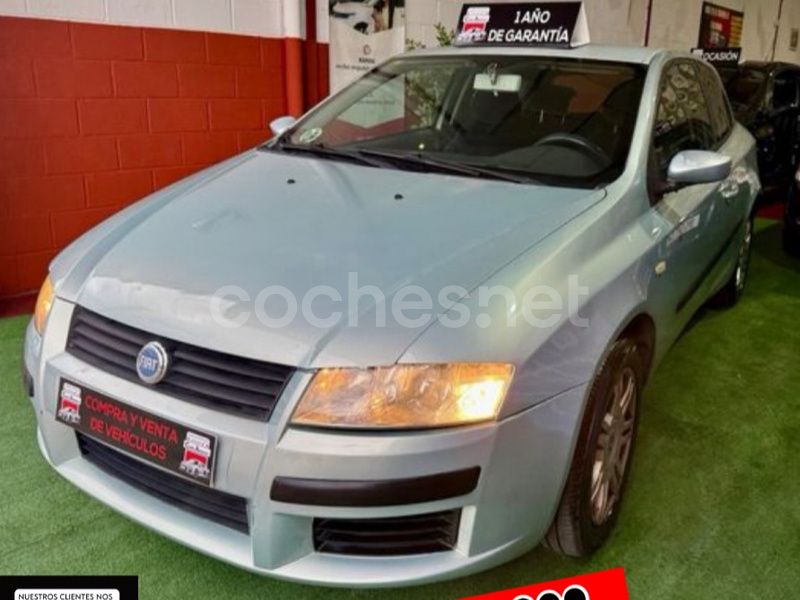 Azul Usado 2002 Fiat Stilo Dynamic Berlina | 1999 € (Precio justo) - Imagen 1/4