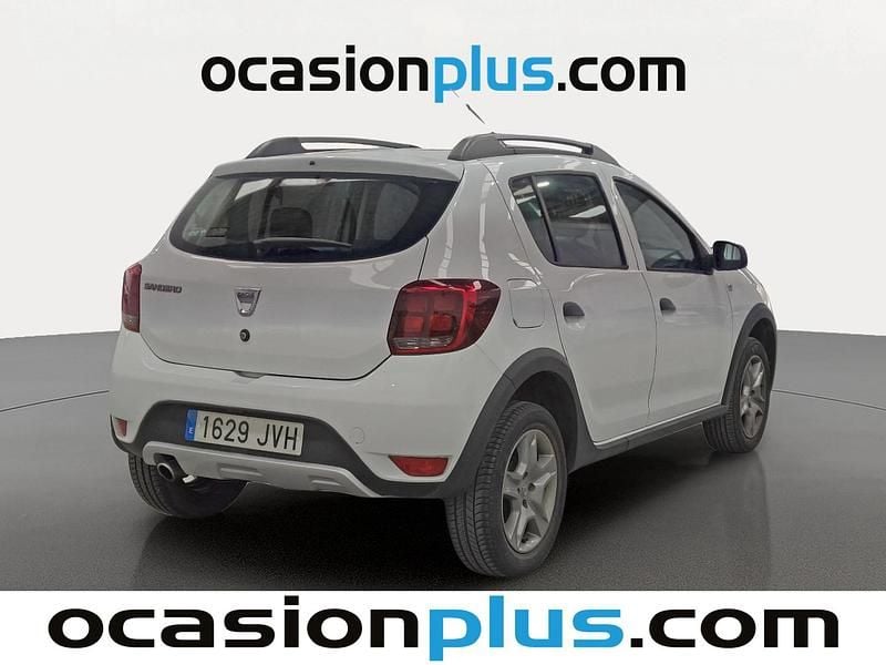 Usado Dacia Sandero Stepway 90 CV (66 kW) 2016 Blanco Utilitario