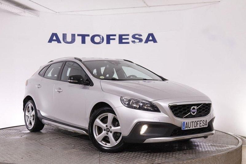 Usado Volvo V40 Summum 150 CV (110 kW) 2014 Plata Utilitario