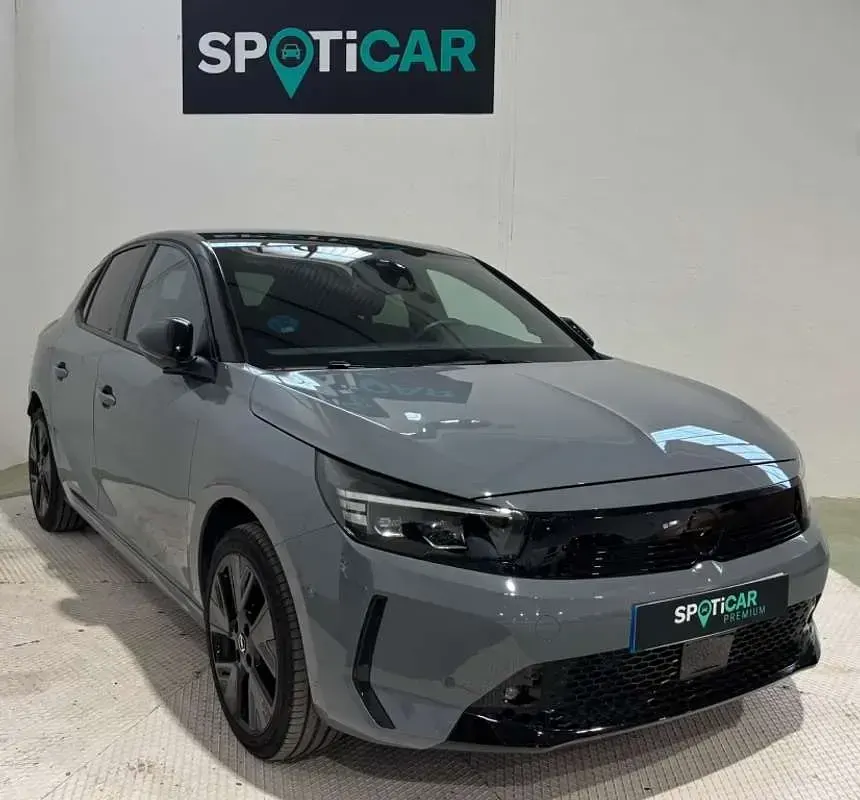 Usado Opel Corsa-e 114 kW (156 CV) 2023 Gris Utilitario