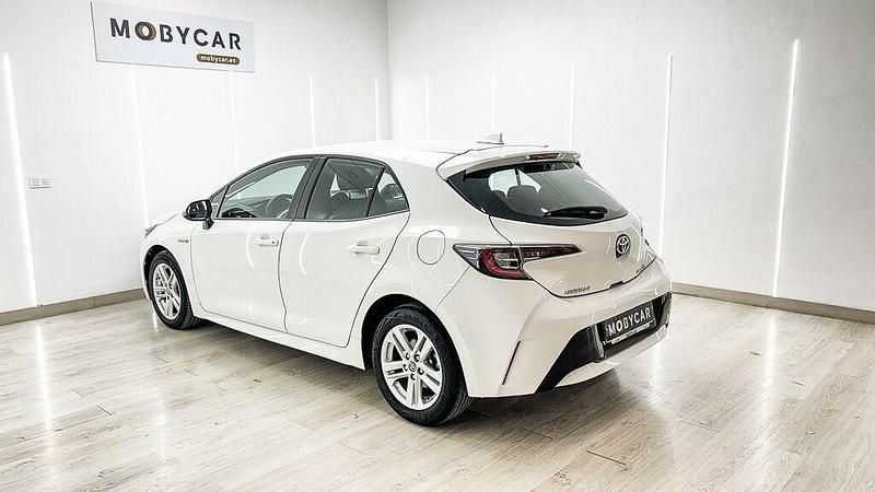 Usado Toyota Corolla Active 122 CV (89 kW) 2021 Blanco Berlina