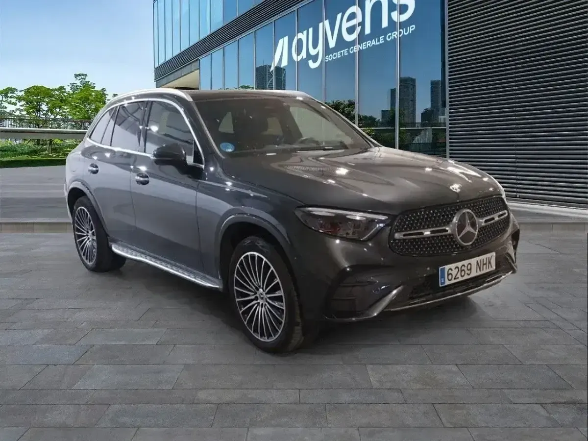 Usado Mercedes GLC300e 313 CV (230 kW) 2025 Gris SUV