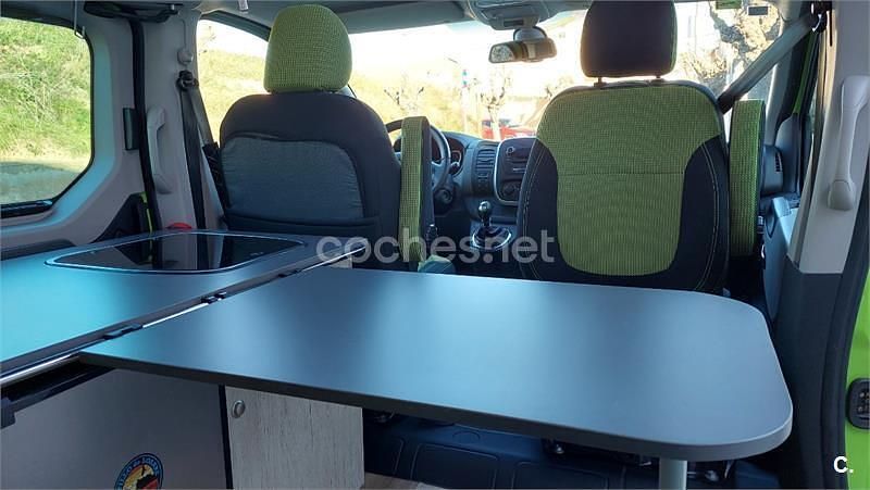 Usado Renault Trafic LIMITED 120 CV (88 kW) 2019 Verde Monovolumen