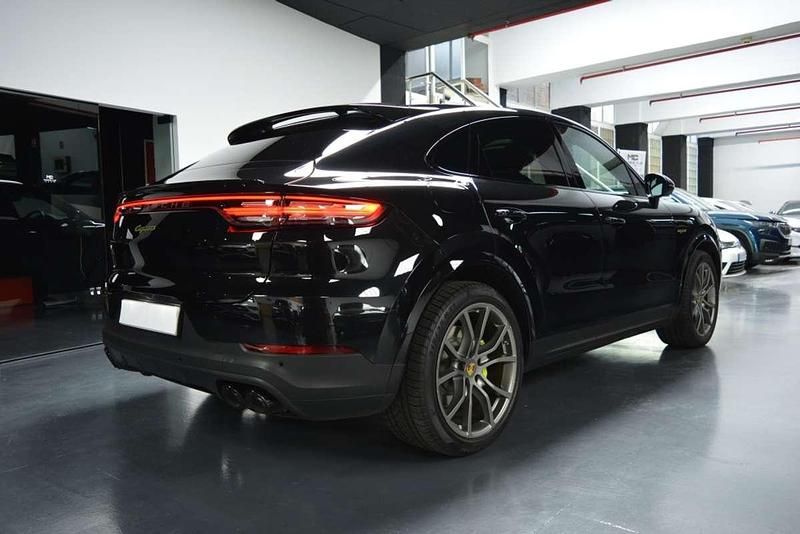 Usado Porsche Cayenne Platinum Edition 462 CV (339 kW) 2022 Negro SUV