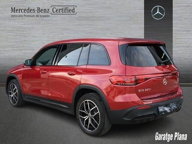 Usado Mercedes EQB250 139 kW (190 CV) 2024 Manufaktur rojo patagonia SUV