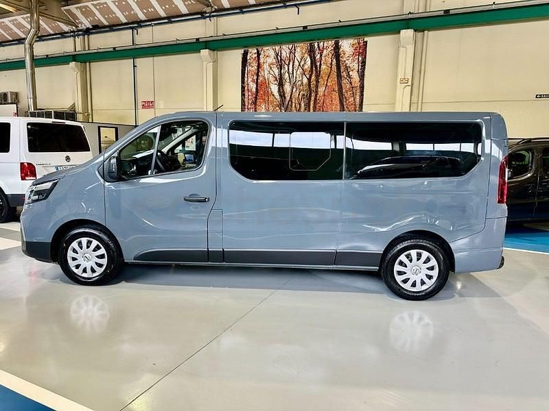 Usado Nissan Primastar N-Connecta 110 CV (80 kW) 2024 Gris / plata Monovolumen