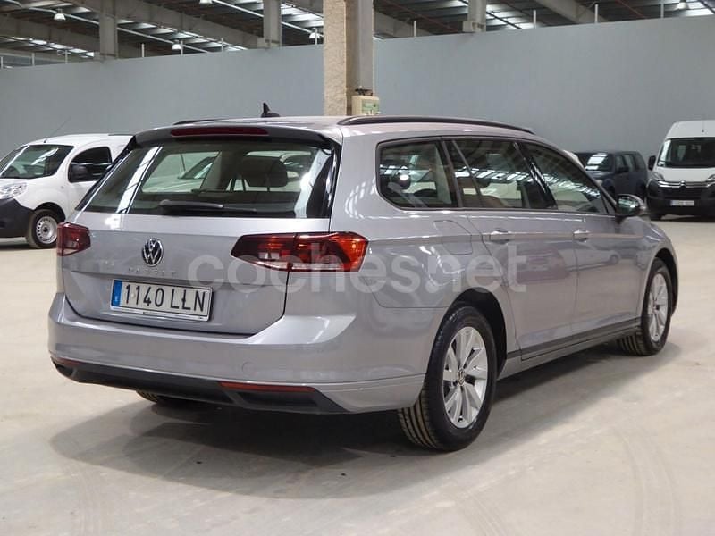 Usado VW Passat Business 122 CV (89 kW) 2020 Gris / plata Familiar