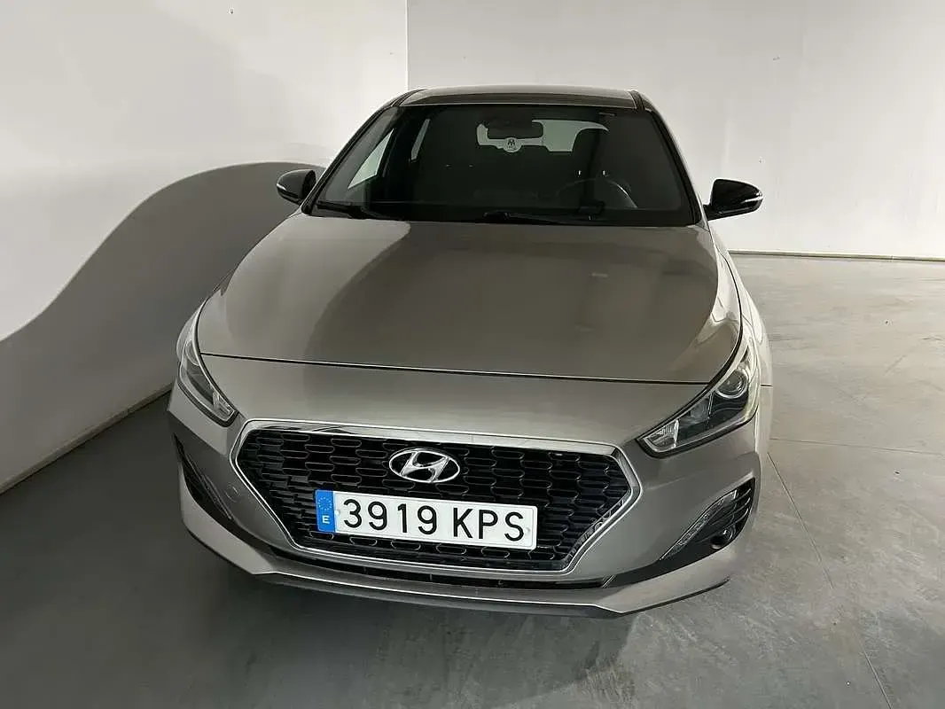 Usado Hyundai i30 GO! 116 CV (85 kW) 2018 Beige Familiar