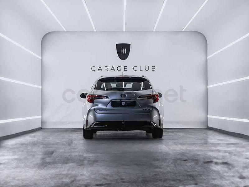 Usado Toyota Corolla Active 140 CV (102 kW) 2024 Gris / plata Familiar
