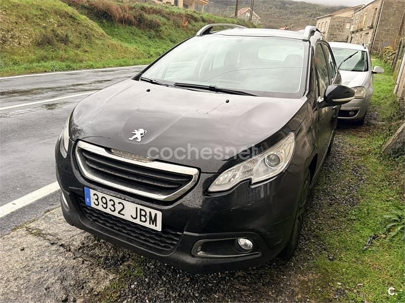 Usado Peugeot 2008 Active 82 CV (60 kW) 2014 Negro SUV