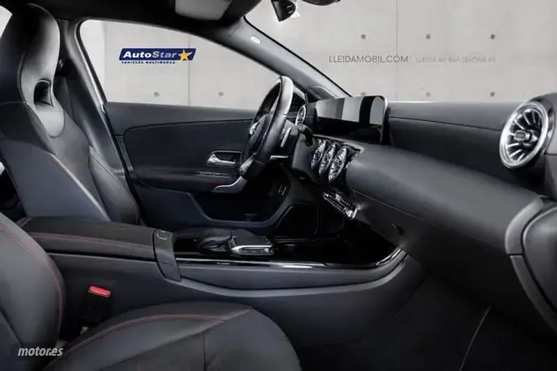 Usado Mercedes A250 217 CV (159 kW) 2022 Azul Berlina