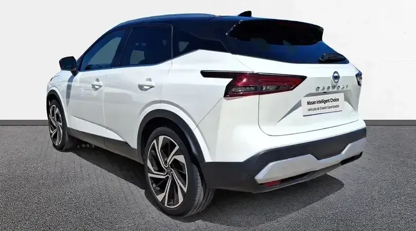 Usado Nissan Qashqai Tekna+ 158 CV (116 kW) 2022 Lunar white con techo midnight SUV