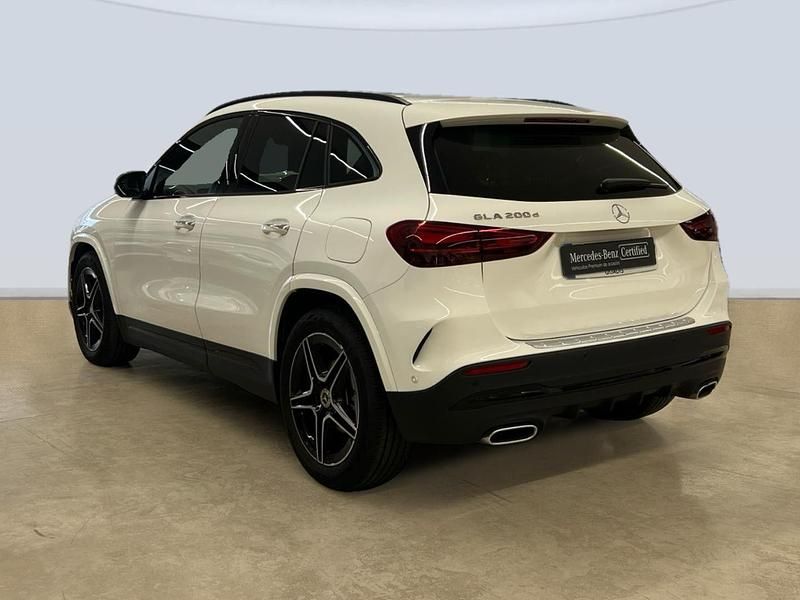 Usado Mercedes GLA200 150 CV (110 kW) 2024 Blanco SUV