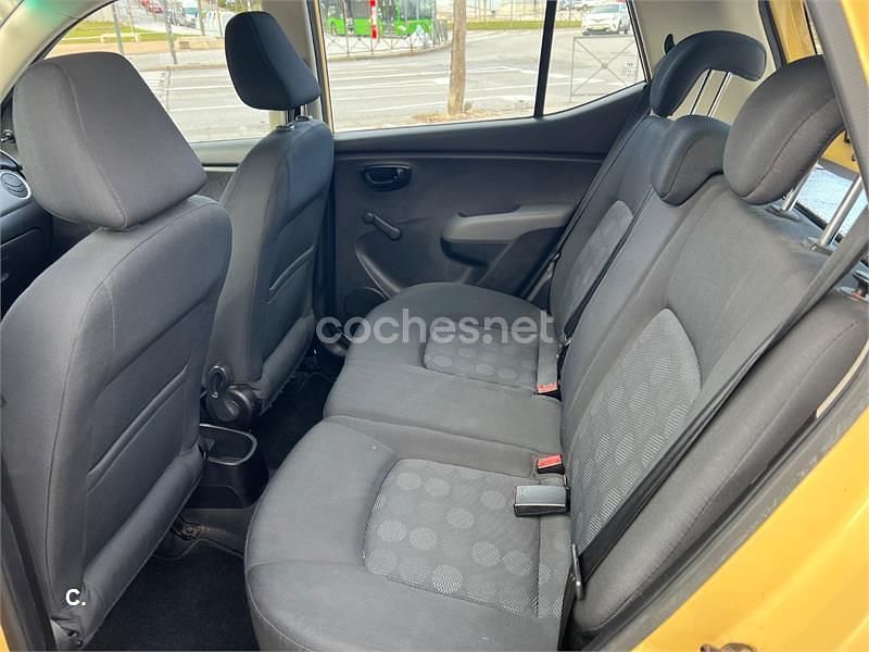 Usado Hyundai i10 Comfort 66 CV (48 kW) 2008 Amarillo Utilitario