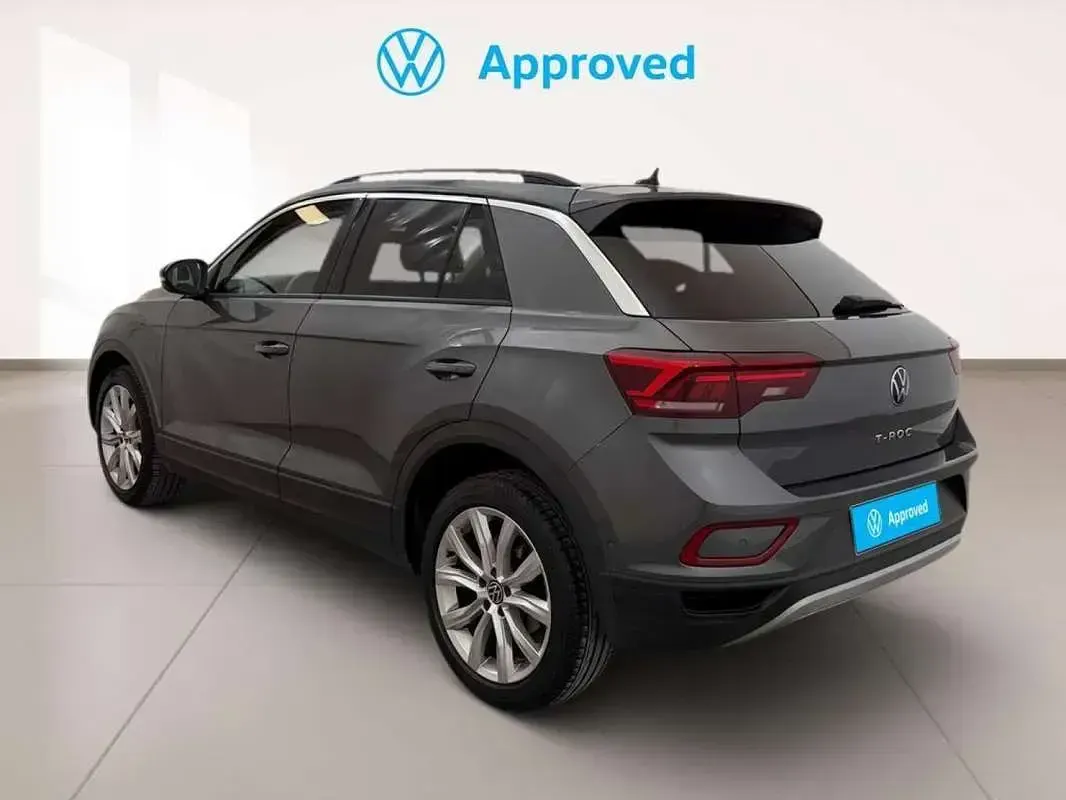 Usado VW T-Roc Life 150 CV (110 kW) 2022 Gris SUV