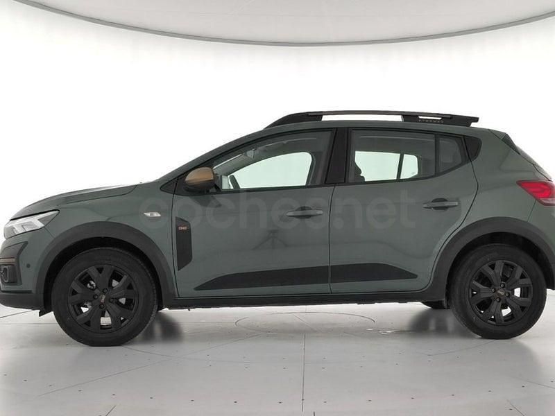 Usado Dacia Sandero Extreme 101 CV (74 kW) 2025 Verde Berlina