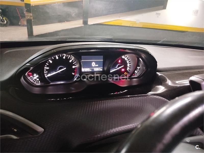 Usado Peugeot 2008 Crossway 110 CV (80 kW) 2015 Blanco SUV