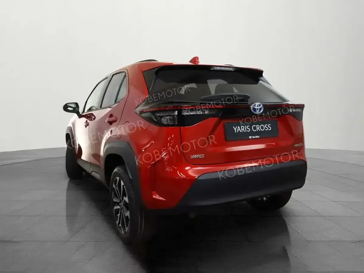 Nuevo Toyota Yaris Hybrid Style 130 CV (95 kW) 2025 Rojo