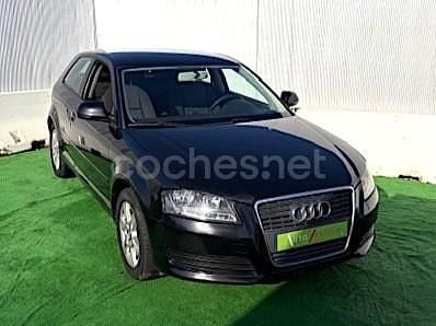 Negro Usado 2009 Audi A3 Ambition Berlina | 7500 € (Precio justo) - Imagen 1/4