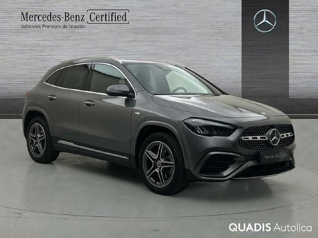 Usado Mercedes GLA250 AMG line 218 CV (160 kW) 2026 Gris montaña SUV