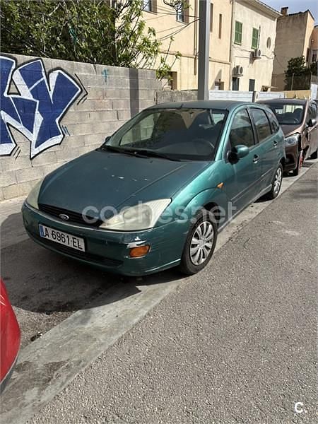 Usado Ford Focus Ghia 100 CV (73 kW) 2000 Verde Berlina
