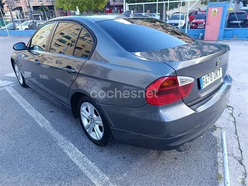 Usado BMW 320 163 CV (119 kW) 2005 Gris / plata Berlina