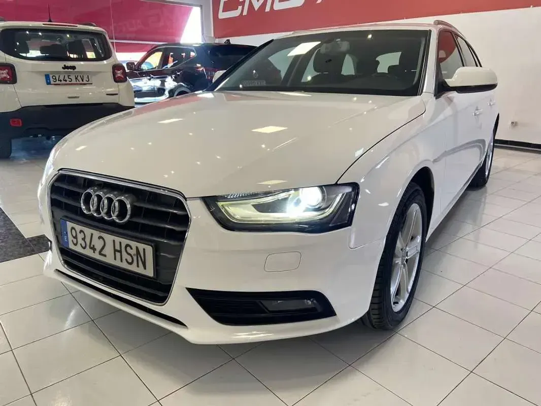 Usado Audi A4 Advanced 177 CV (130 kW) 2013 Blanco Familiar