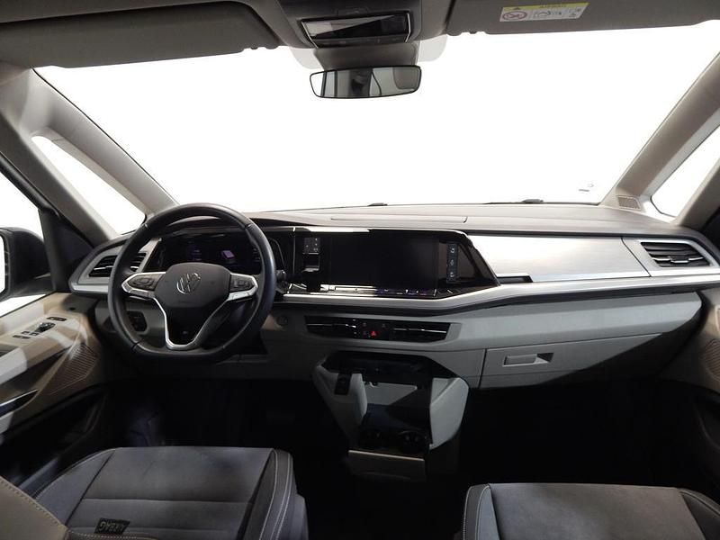 Usado VW Multivan Life 150 CV (110 kW) 2025 Gris plata Van