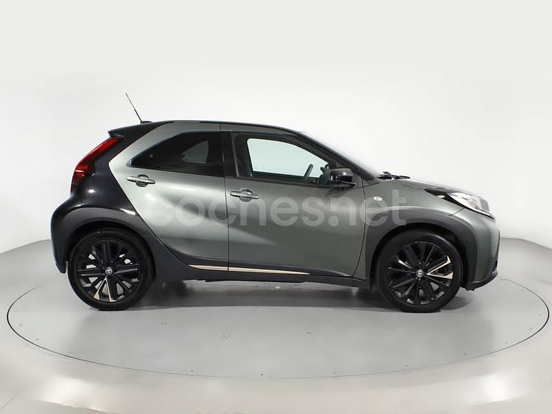 Usado Toyota Aygo X 72 CV (52 kW) 2023 Verde SUV