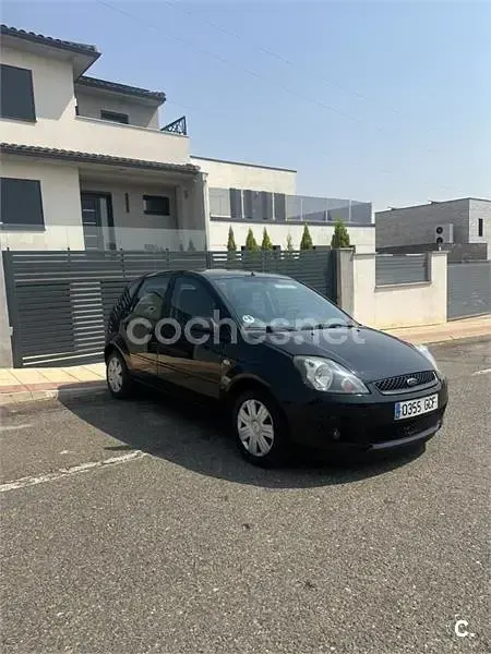 Usado Ford Fiesta Ghia 68 CV (50 kW) 2009 Negro Berlina