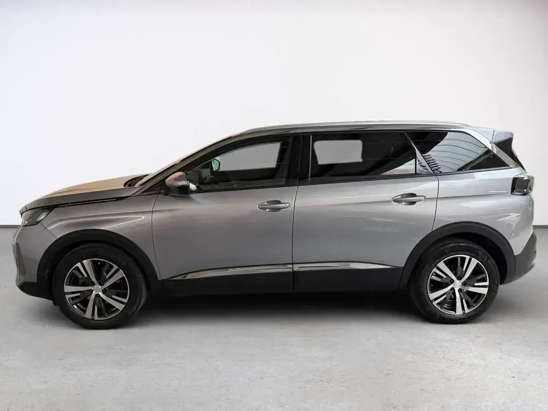Usado Peugeot 5008 Allure 131 CV (96 kW) 2021 Gris SUV