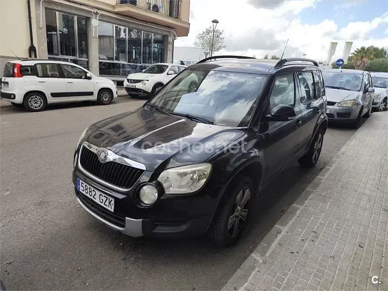 Usado Skoda Yeti Active 105 CV (77 kW) 2010 Negro SUV