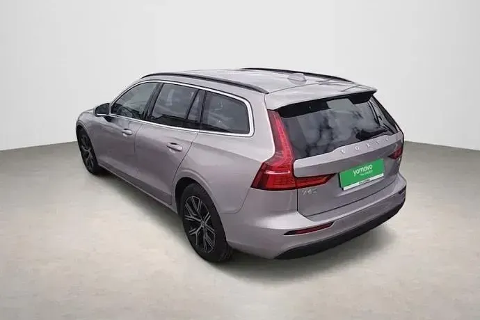 Usado Volvo V60 Core 197 CV (144 kW) 2023 Gris / plata Familiar
