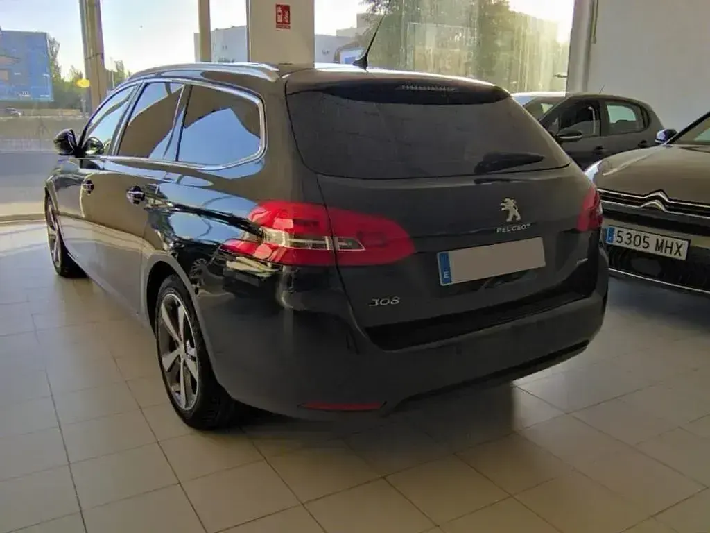 Usado Peugeot 308 Allure 131 CV (96 kW) 2016 Azul Familiar