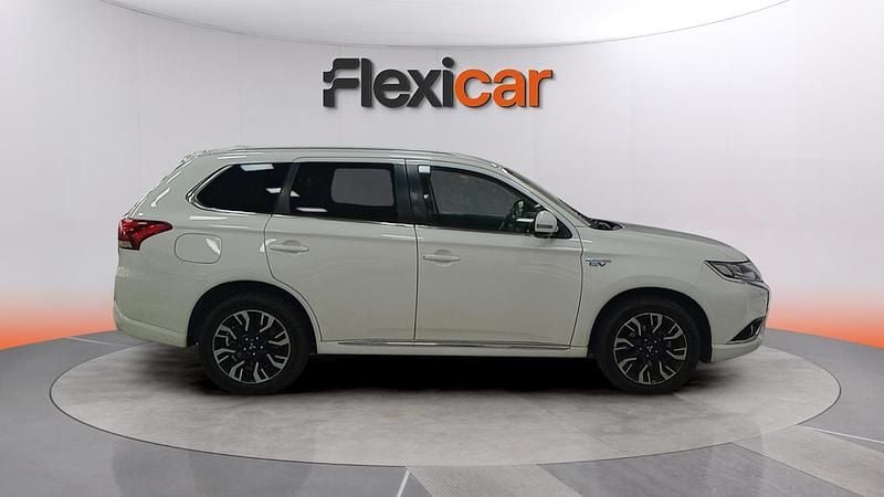 Usado Mitsubishi Outlander P-HEV 203 CV (149 kW) 2018 Blanco SUV