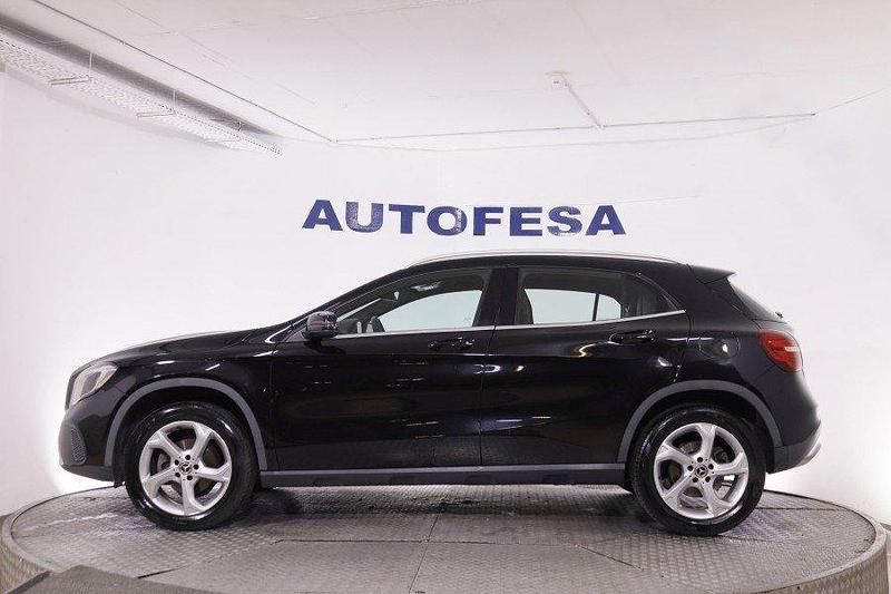 Usado Mercedes GLA180 Urban 122 CV (89 kW) 2017 Negra SUV