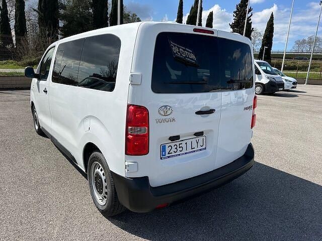 Usado Toyota Proace 120 CV (88 kW) 2022 Blanco Monovolumen