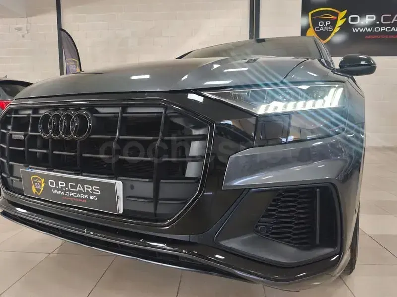 Usado Audi Q8 S-Line 286 CV (210 kW) 2018 Gris / plata SUV